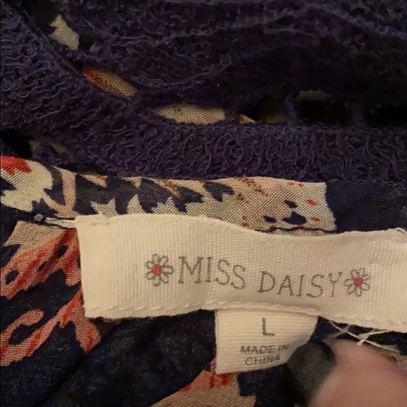 Top - Picture 2 of 3